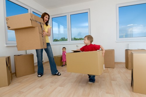Removal van transport support for a house move in Motspur Park