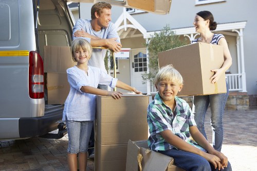 Careful moving assistance for flats and houses in Motspur Park